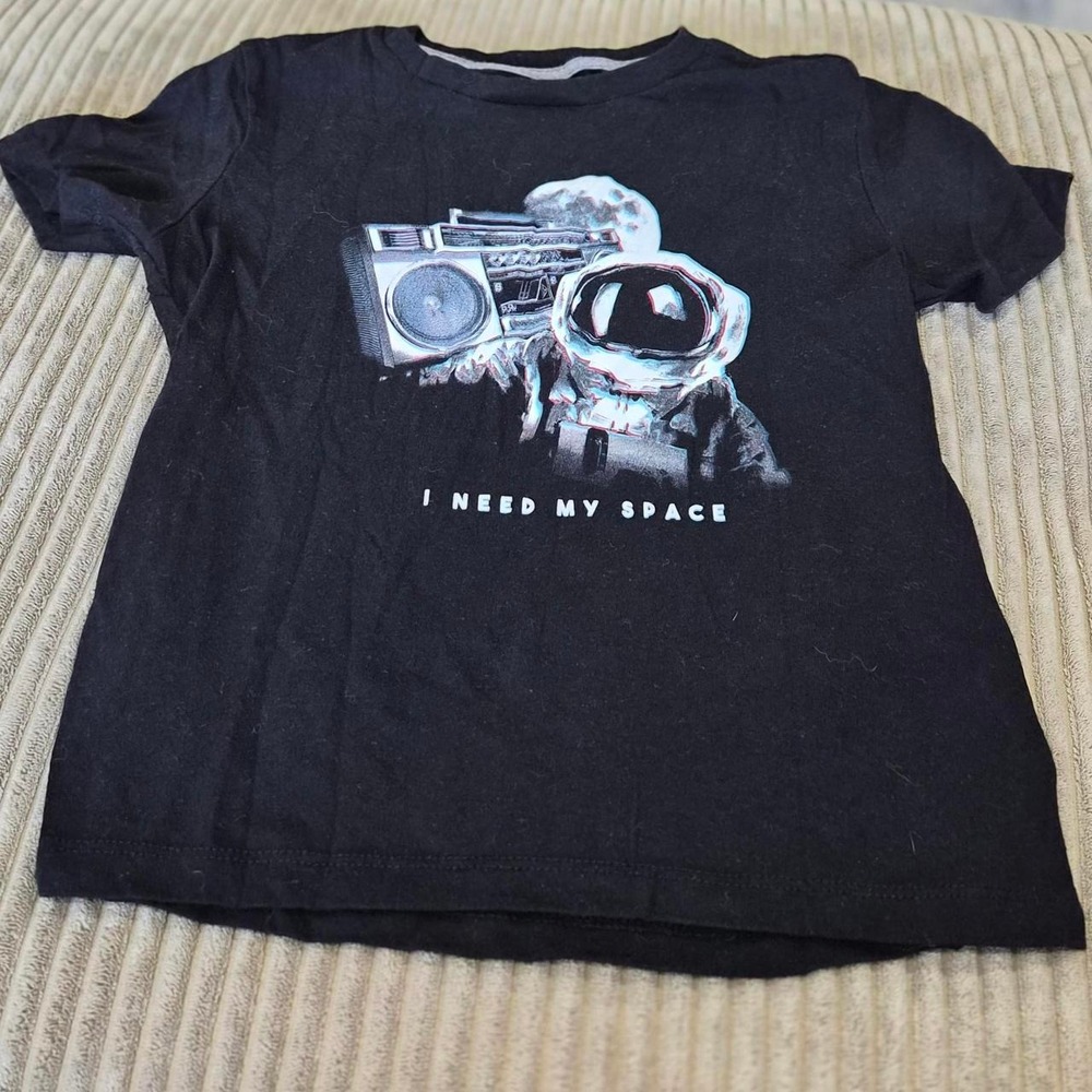 Old Navy Kids Black Astronaut Boombox Short Sleeve T-Shirt Size 6/7